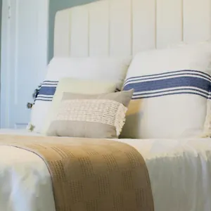  Holiday home Historic Revival 2br Midtown Free Parking Fast Wifi Free Parking Yes Pets