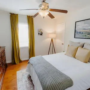  Apartment Centrally Located 2br Overton Square Unit 2 Fast Wifi Free Parking Yes Pets